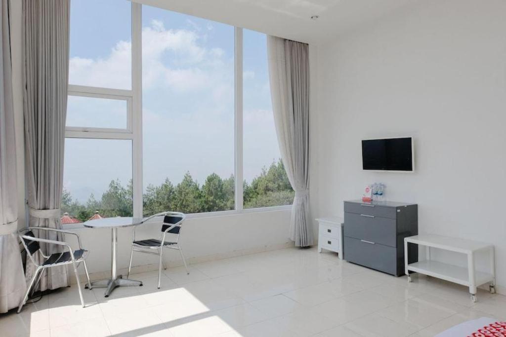 OYO 1194 Villa Bukit Panderman Residence Batu  Exteriör bild