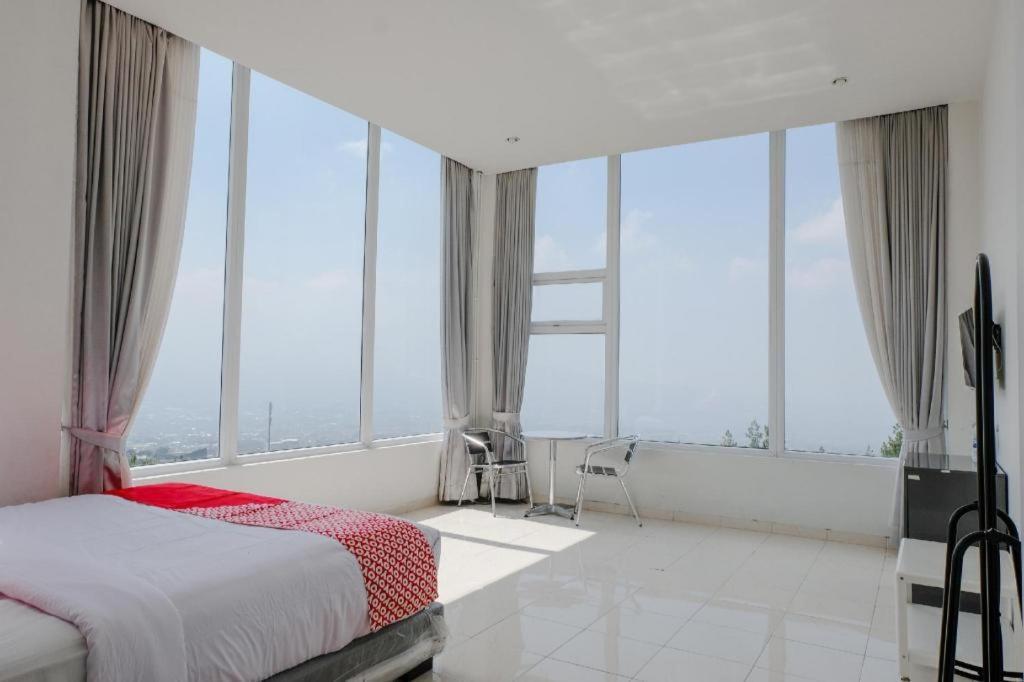 OYO 1194 Villa Bukit Panderman Residence Batu  Exteriör bild