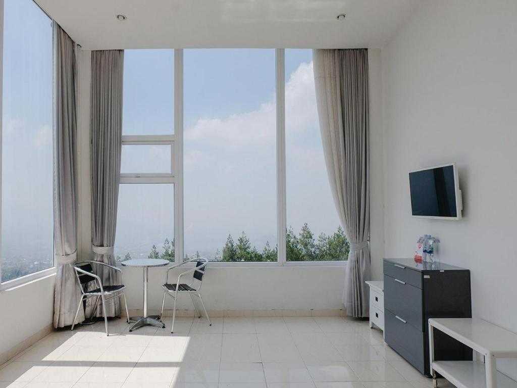 OYO 1194 Villa Bukit Panderman Residence Batu  Exteriör bild